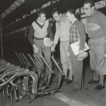 1950 Οι πρωταθλητές ποδηλασίες Robet και Robic στο εργοστάσιο της Innocenti