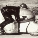 1950 Ο Masetti σε δοκιμαστική βόλτα με πρωτότυπη Lambretta στο Monthléry