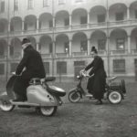1950 Ιερέας πάνω στη Lambretta του