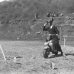 1956 Gymkhana (αγώνες δεξιοτεχνίας με μοτοσικλέτα) με Lambretta στο Πινερόλο