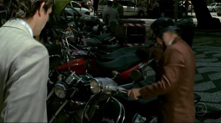 Lambretta 150 in Amor em 4 Atos, Mini-Series, 2011 Ep. 4