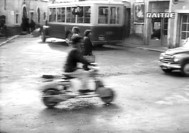 Lambretta B in Roma ore 11, Movie, 1952