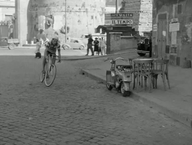 1949 Lambretta B in Domenica d'agosto, Movie, 1950