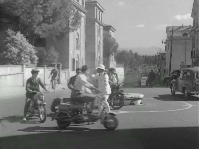 Lambretta F in Piccola posta, Movie, 1955