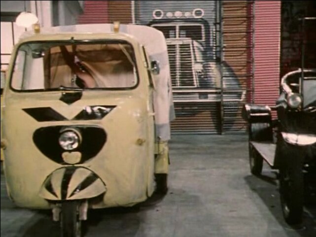 Lambretta Lambro in Peppi Dlinnyychulok, Movie made for TV, 1982 three wheeler